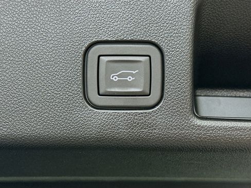 Used 2025 Chevrolet Equinox EV LT w/ Convenience Package image 30