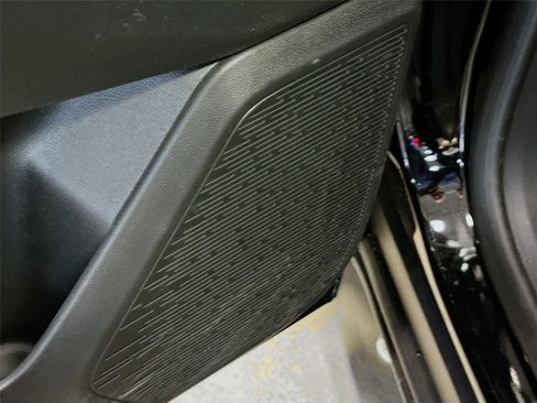 Used 2026 Chevrolet Equinox LT image 21