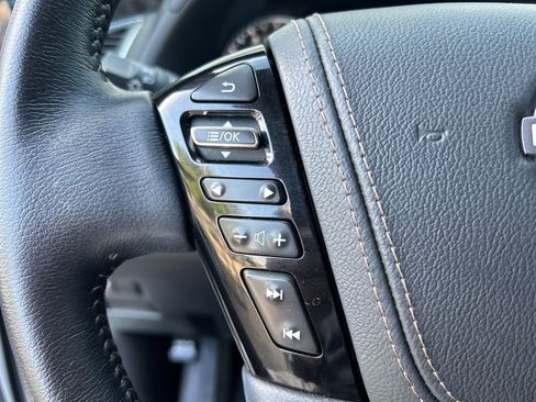 Used 2024 Nissan Armada Platinum w/ Captain's Chairs Package image 17