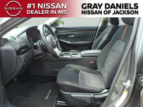 Used 2025 Nissan Sentra SR FWD image 22