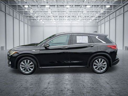 Used 2019 INFINITI QX50 Luxe w/ Navigation Package FWD image 2