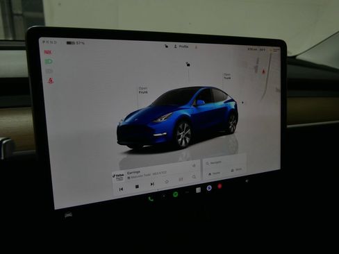 Used 2024 Tesla Model Y Long Range AWD/4WD image 22