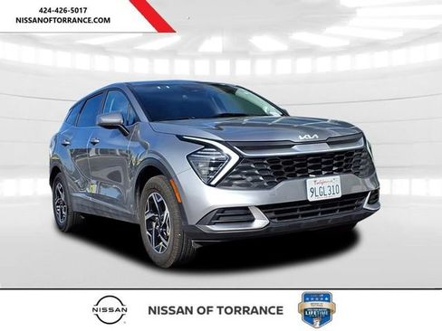 Used 2024 Kia Sportage LX image 1