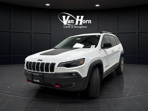 Used 2022 Jeep Cherokee Trailhawk w/ Trailer Tow Group AWD/4WD image 3