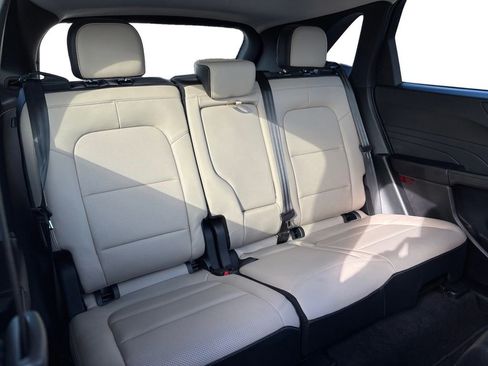 Used 2021 Ford Escape Titanium w/ Class II Trailer Tow Package image 23