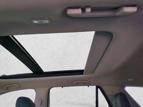 Certified 2025 Honda Pilot Touring image 20