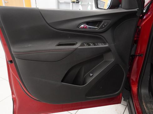 Certified 2023 Chevrolet Equinox RS FWD image 19