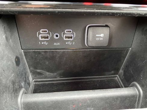 Certified 2023 Jeep Grand Cherokee Limited AWD/4WD image 13