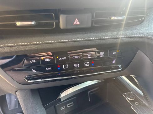 Used 2021 Buick Envision Preferred FWD image 17