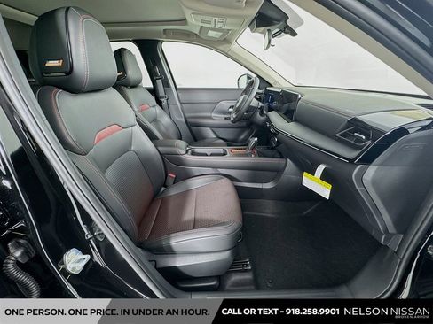 New 2025 Nissan Kicks SR w/ SR Premium Package AWD/4WD image 28