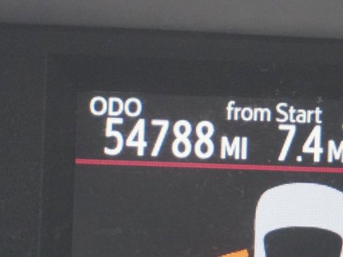 Used 2016 Toyota Prius C One image 3