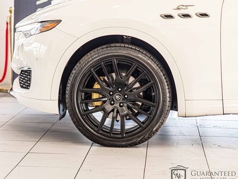 Used 2022 Maserati Levante GT image 8