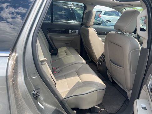 Used 2008 Lincoln MKX AWD image 7