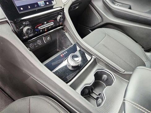 Used 2024 Jeep Grand Cherokee Laredo w/ Trailer Tow Package image 19