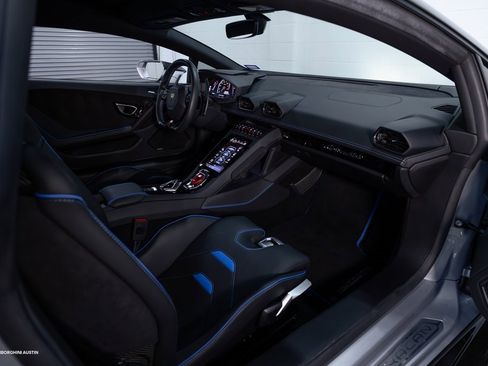 Used 2021 Lamborghini Huracan EVO image 40