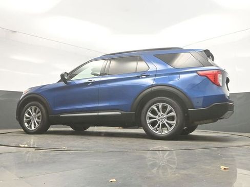 Used 2021 Ford Explorer XLT w/ Equipment Group 202A image 33