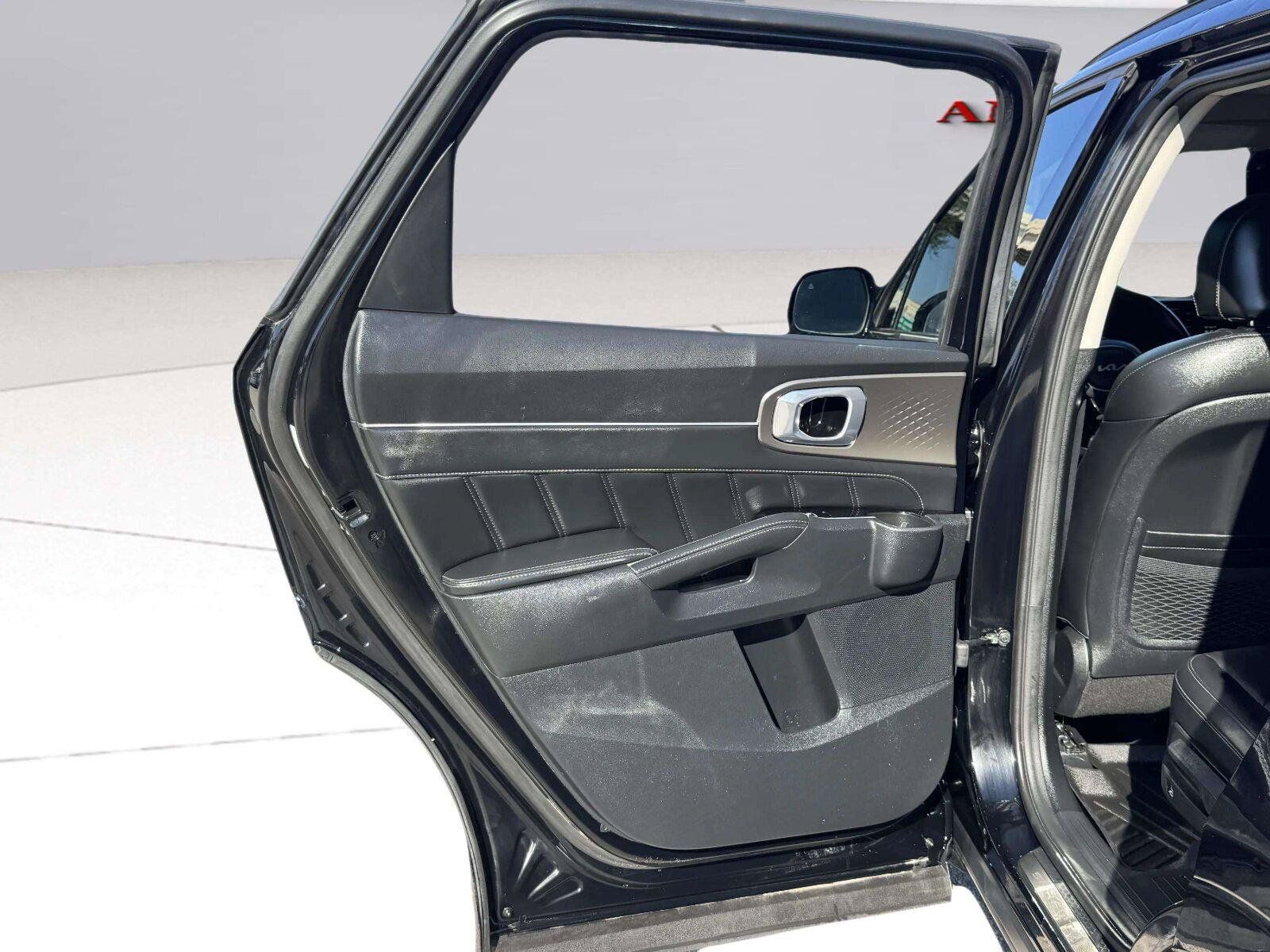 Used 2023 Kia Sorento SX FWD image 28