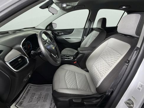 Used 2018 Chevrolet Equinox LS image 17