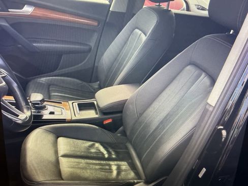 Used 2021 Audi Q5 Premium image 17