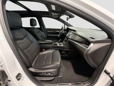 Used 2018 Cadillac XT5 Platinum w/ Driver Assist Package image 25