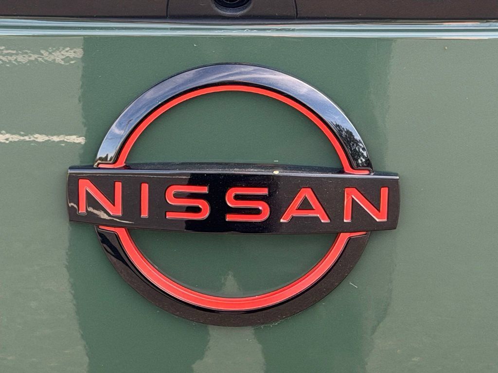Used 2022 Nissan Frontier PRO-4X AWD/4WD image 11