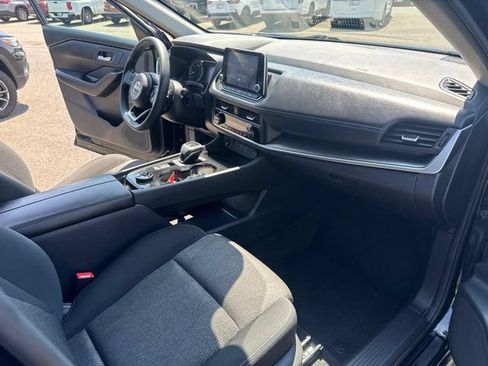Used 2024 Nissan Rogue SV AWD/4WD image 14