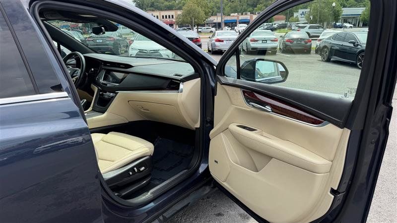 Used 2018 Cadillac XT5 Luxury w/ Driver Awareness Package AWD/4WD image 35