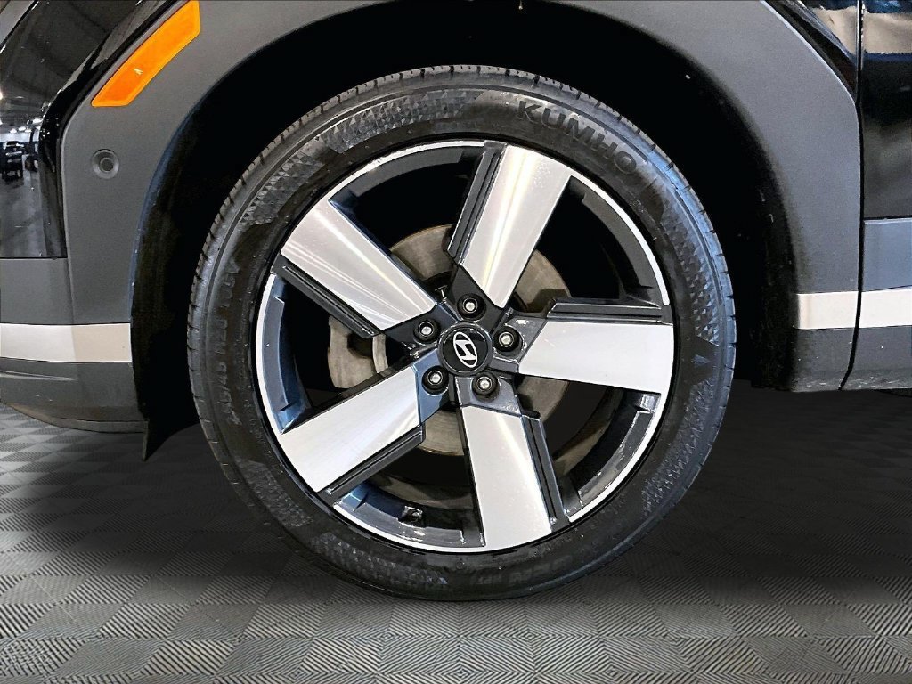 Used 2026 Hyundai Santa Fe Limited AWD/4WD image 7