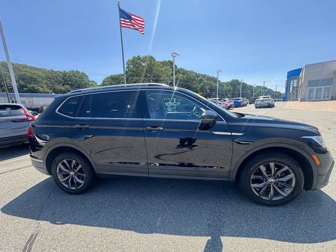 Used 2023 Volkswagen Tiguan SE AWD/4WD image 6