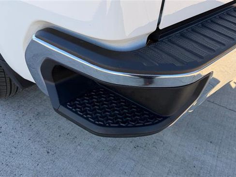 Used 2026 GMC Sierra 1500 SLT image 12