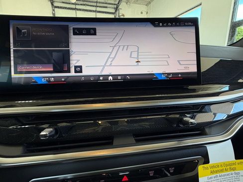 New 2026 BMW X7 xDrive40i w/ M Sport Package AWD/4WD image 12