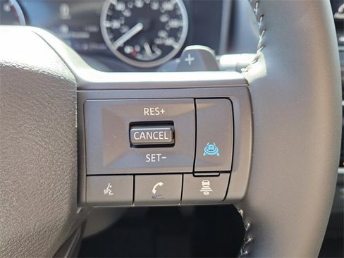 Used 2026 Nissan Rogue SV w/ SV Premium Package image 25