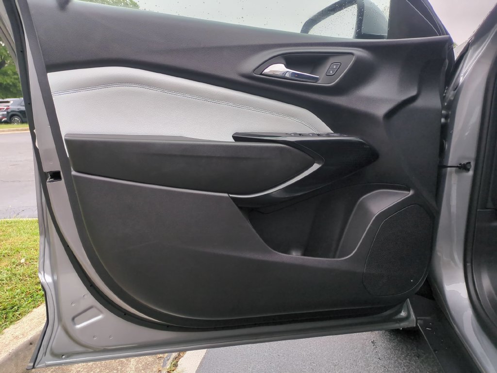 Used 2026 Chevrolet Trax LT FWD image 9
