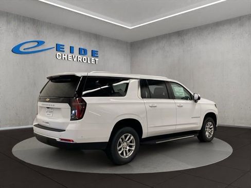 New 2026 Chevrolet Suburban LS w/ Max Trailering Package AWD/4WD image 6