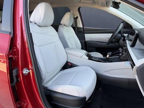 Certified 2026 Hyundai Tucson SE FWD image 24