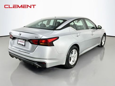 Used 2022 Nissan Altima 2.5 SR FWD image 7