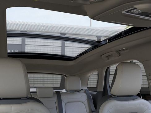 New 2026 Lincoln Corsair Premiere image 22