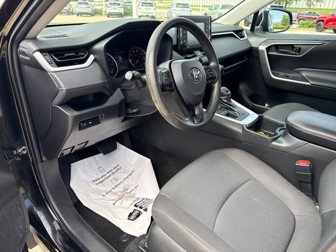 Certified 2022 Toyota RAV4 LE AWD/4WD image 8