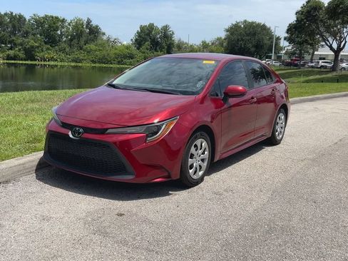 Certified 2022 Toyota Corolla LE FWD image 4