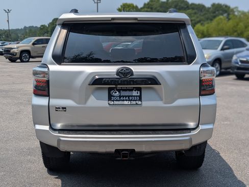Used 2016 Toyota 4Runner Trail AWD/4WD image 8