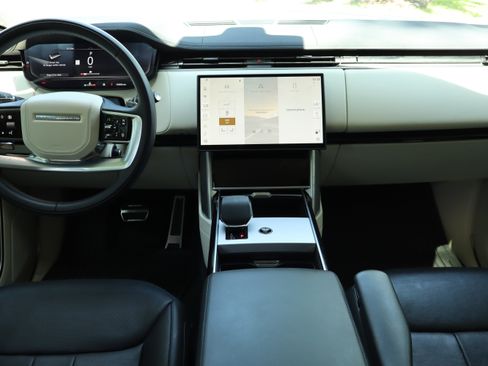 Used 2024 Land Rover Range Rover Long Wheelbase SE AWD/4WD image 25