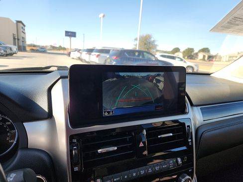 Used 2023 Lexus GX 460 Premium image 18