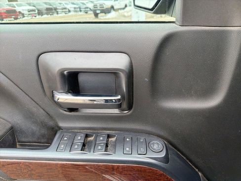 Used 2017 GMC Sierra 1500 SLE w/ SLE Value Package image 12