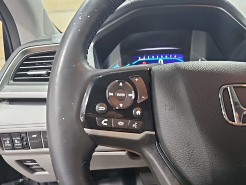 Used 2018 Honda Odyssey EX-L image 17