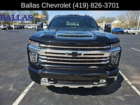 Used 2022 Chevrolet Silverado 2500 High Country AWD/4WD image 2