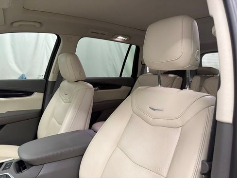 Used 2024 Cadillac XT6 Premium Luxury w/ Technology Package FWD image 14