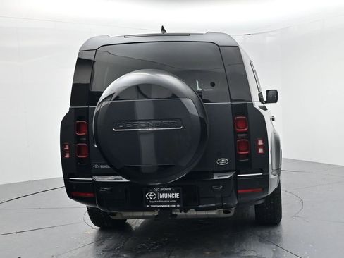 Used 2023 Land Rover Defender 130 X-Dynamic SE image 7