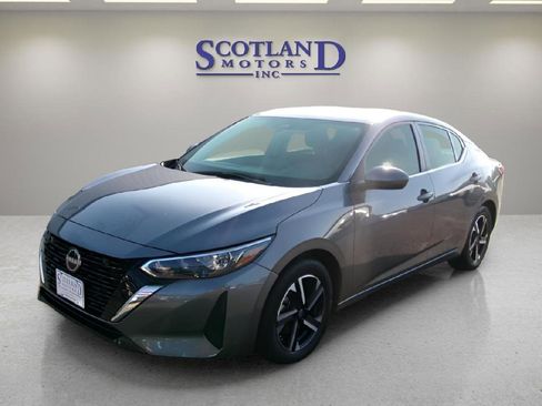 Used 2024 Nissan Sentra SV image 2