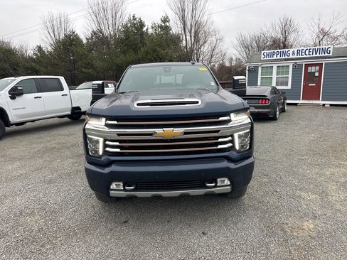 Used 2023 Chevrolet Silverado 2500 High Country w/ Z71 Off-Road Package image 2