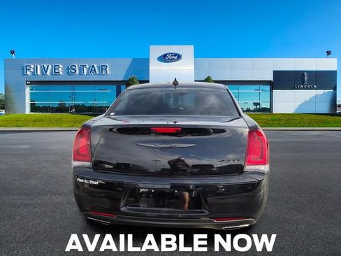 Used 2021 Chrysler 300 Touring w/ Sport Appearance Package RWD image 10